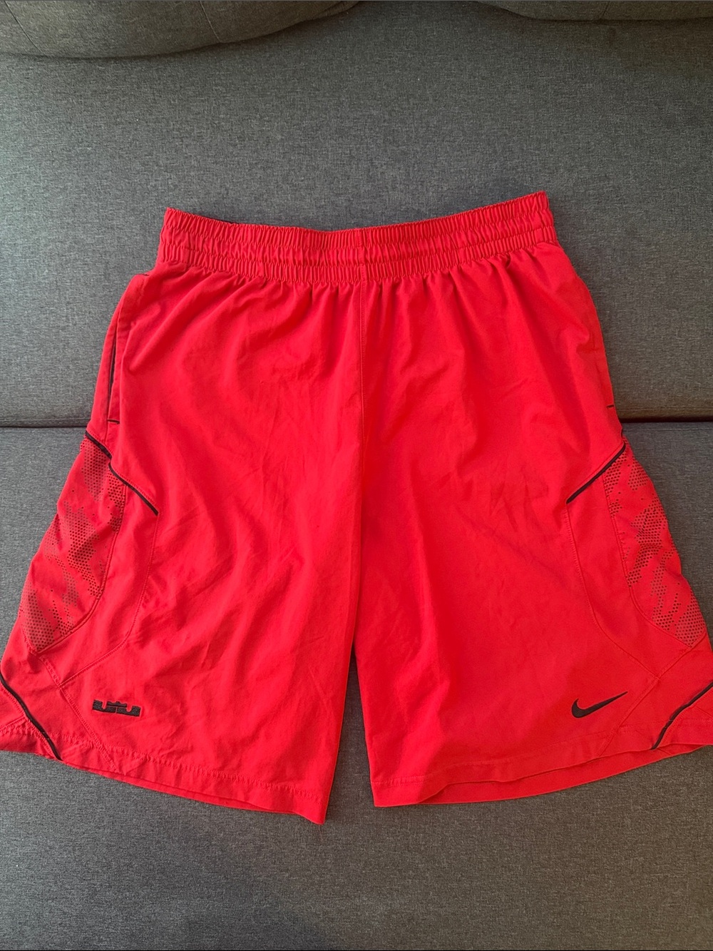 Nike LeBron James Dri-FIT Basketball Shorts Men’s XL Red Black 426963-611